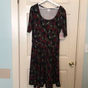 LuLaRoe 2xl Nicole. Scoop neck line